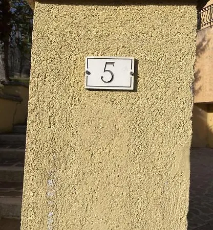 Casetta Con Garage Gratuito *